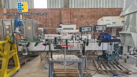 Automatic double head labeling machine for flat bottles Bauch Campos