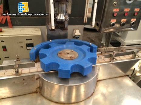 Automatic bottle capping ampoule