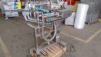 Semi-automatic pneumatic liquid filling machine with two nozzles