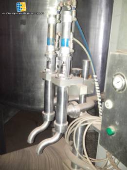 Pneumatic filling machine with 2 nozzles