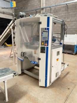 Automatic baler packaging machine