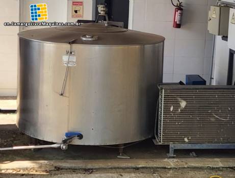 Plurinox 2500 liter dairy milk cooling expansion tank