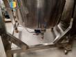 Open reactor tank for mixing and homogenizing products