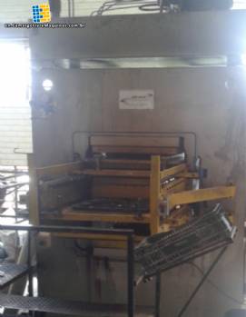 Hydraulic Press for 180 kgf / cm� RM M�quinas