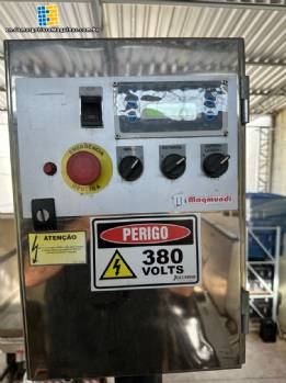 Automatic labeling machine for flat cylindrical bottles and jars Maqmundi