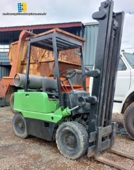 Clark 1.5 ton gas-powered forklift