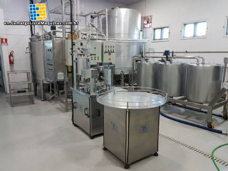 Non-carbonated beverage filling line