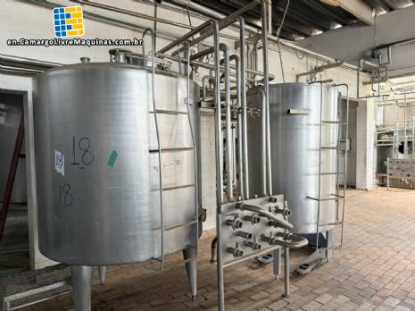Stainless steel storage tank