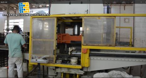 H-type hydraulic press for bricks and lining plates