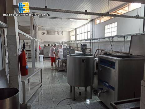 Line for manufacturing ice cream a�a� and popsicles