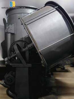 Lawes 100-liter dragee and tablet polishing machine