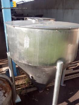Conical stainless steel silo with feet