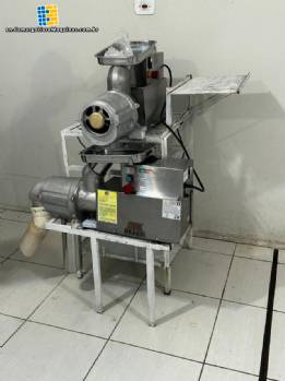 Complete small plant line for fruit pulp production