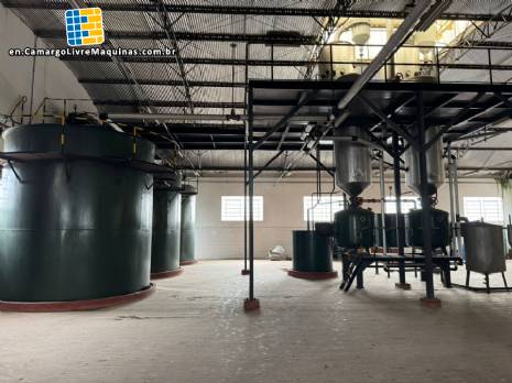 Glycerin distillery with tank, evaporator concentrator and filter thinks