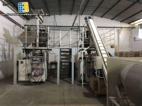 Packing machine with multiple load cells