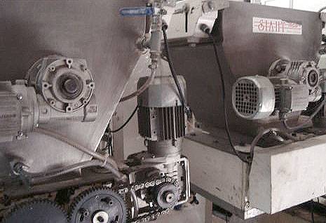 Chocolate feeder continuous brand Siaht with 32 spouts Chocolate feeder continuous brand Siaht with 32 spouts