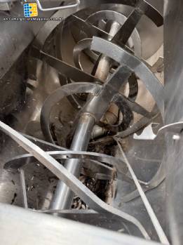 Stainless steel ribbon blender mixer for powders. Stainless steel ribbon blender mixer for powders.