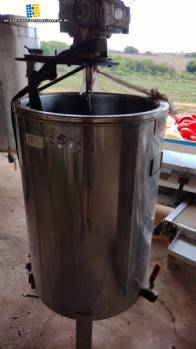 Stainless steel stirring tank 280 L Stainless steel stirring tank 280 L